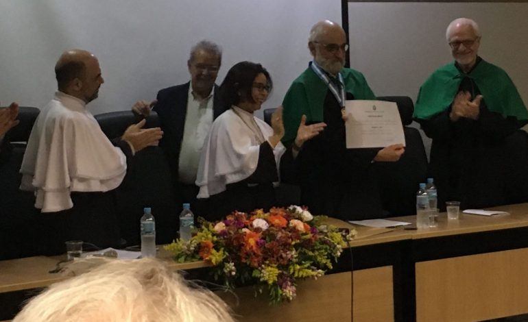 Prof. Roberto Lent recebe título de Professor Emérito da UFRJ
