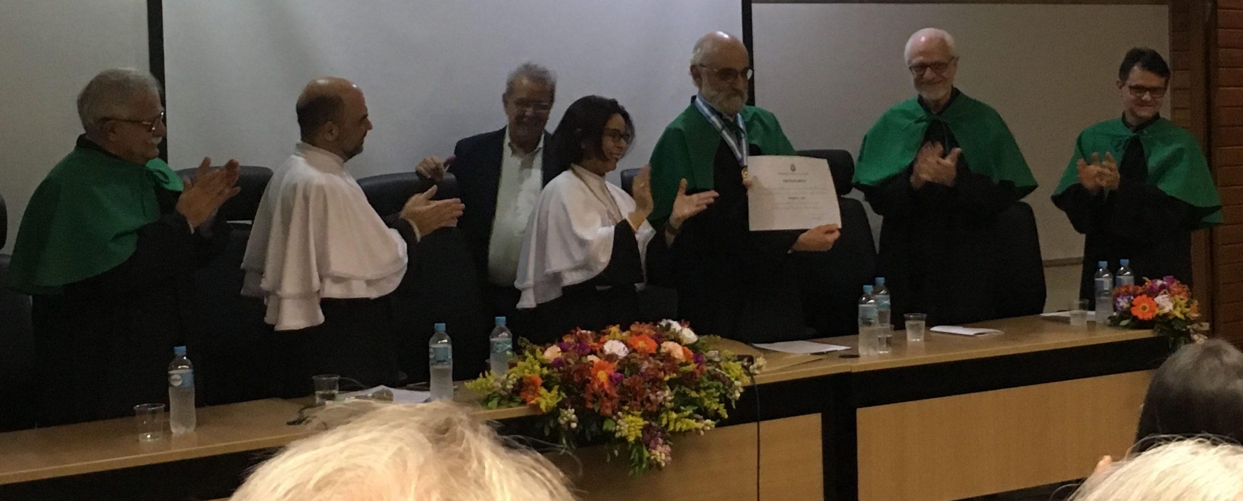 Prof. Roberto Lent recebe título de Professor Emérito da UFRJ
