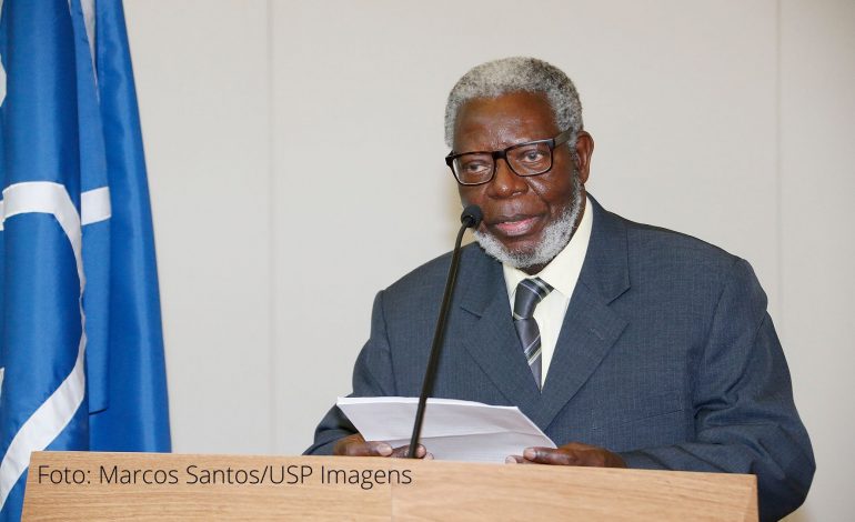 UFRJ concede título de doutor honoris causa para professor Kabengele Munanga